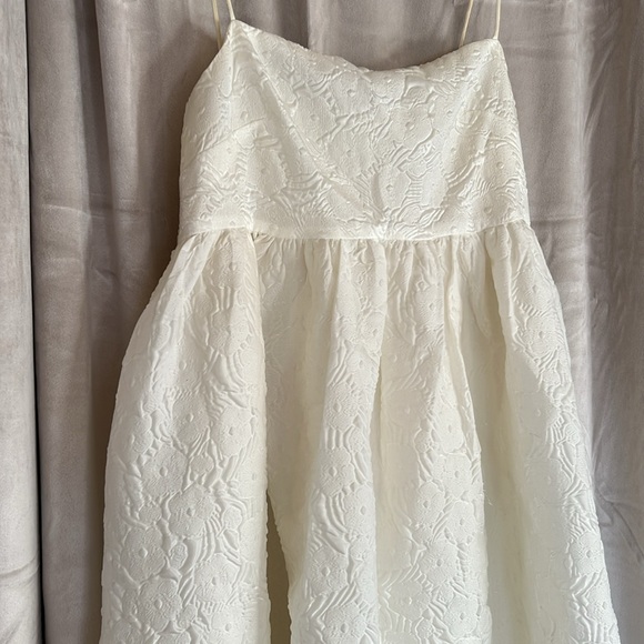 Off white Spring Dress - Picture 2 of 2